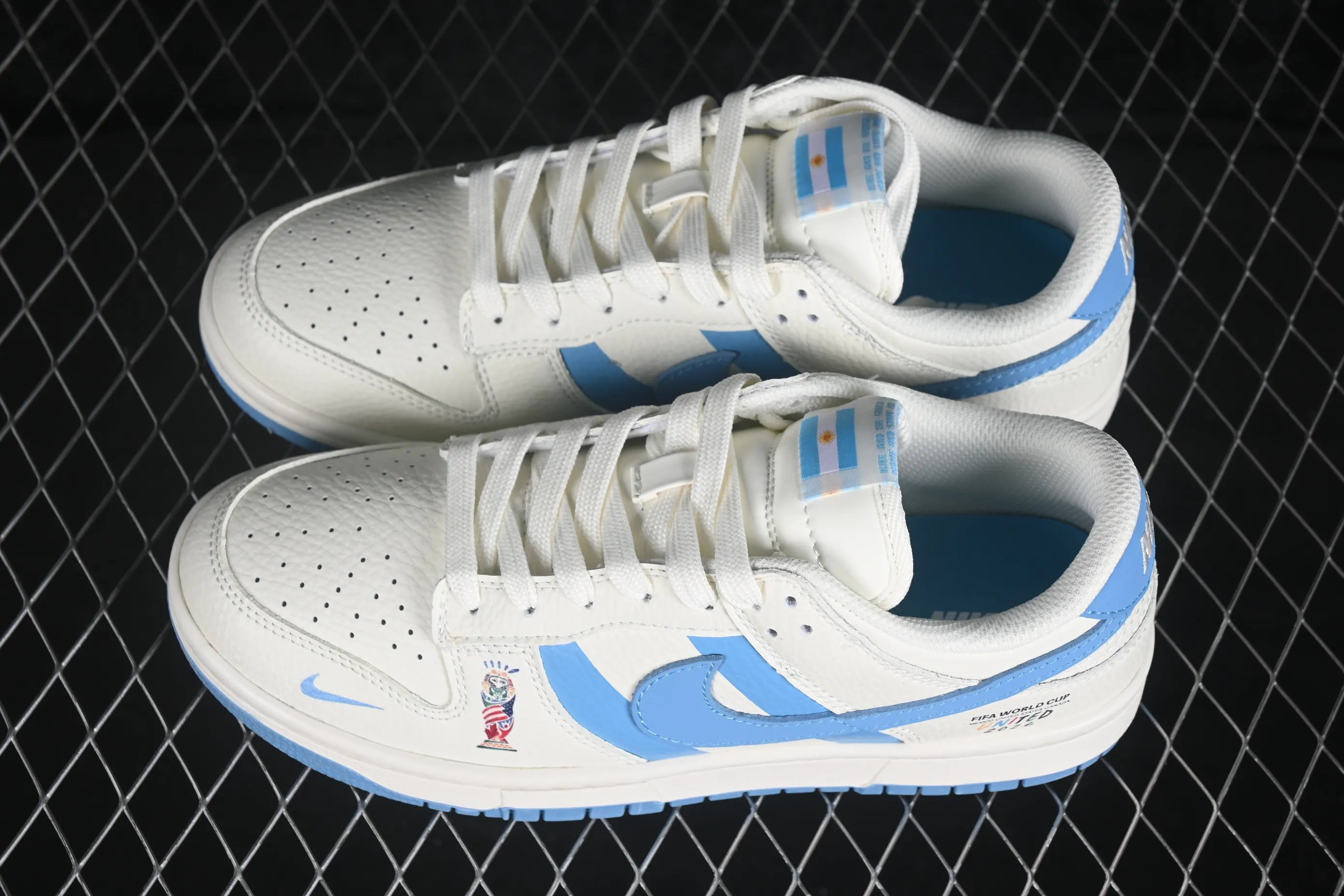 All categories Nk SB Dunk Series Nk SB Dunk Low High-end customized low-top sneakers Nike SB Dunk Low World Cup theme high-end customized low-top casual sneakers NH0601-496
